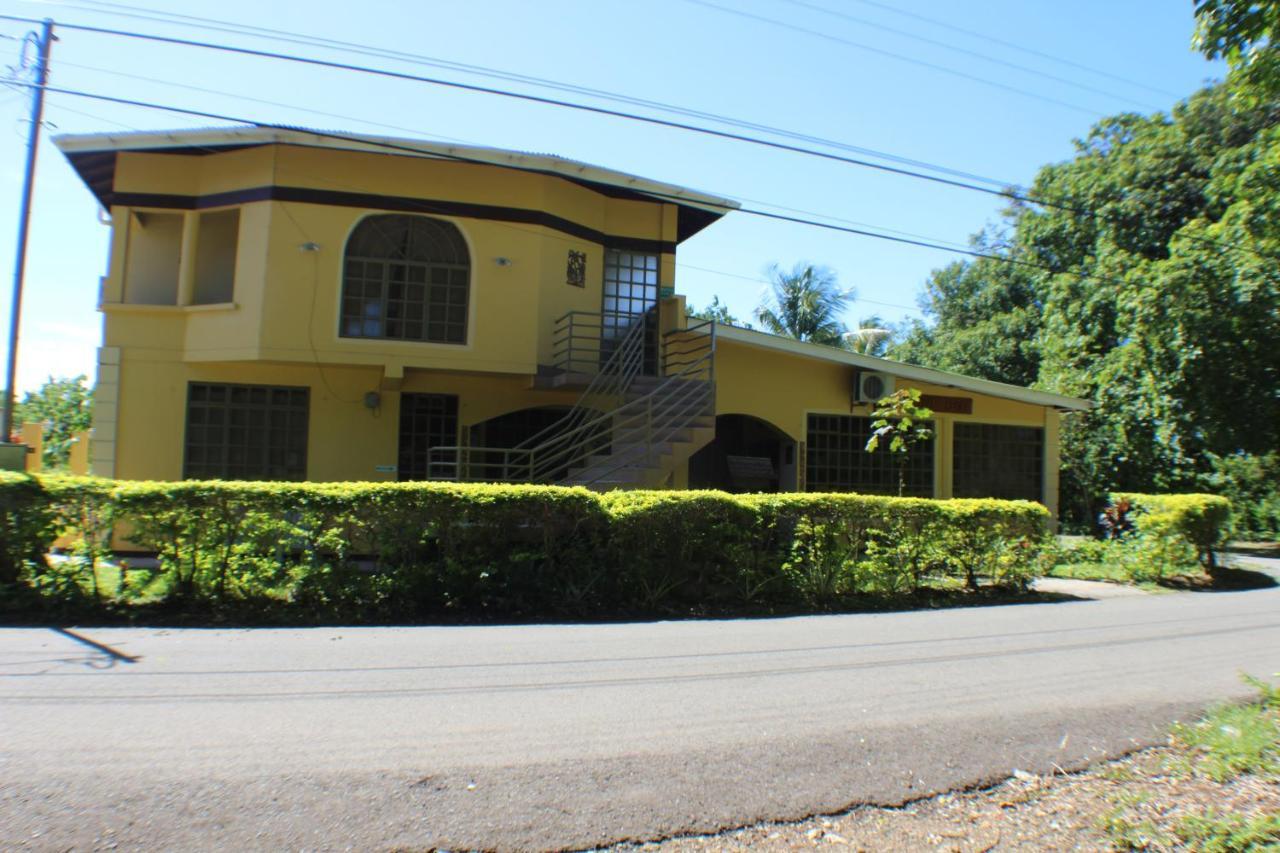 Native Abode Bed & Breakfast Bon Accord Village Bagian luar foto